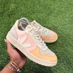 Veja V-10 Leather Petale Multicolor sneakers size 5 women’s